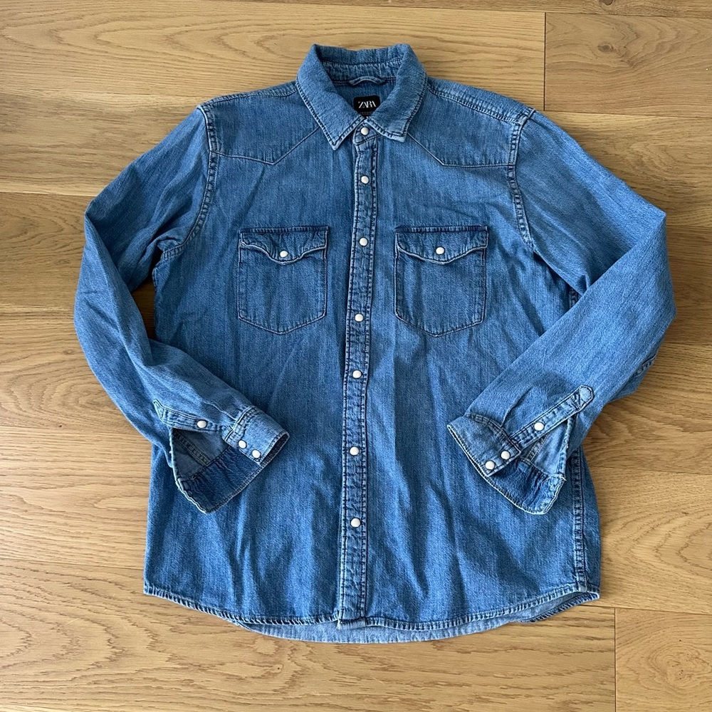 Zara pearl snap western denim shirt xl Levi’s